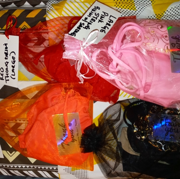 Various string and regular bikini swimsuits - Picture 4 of 5